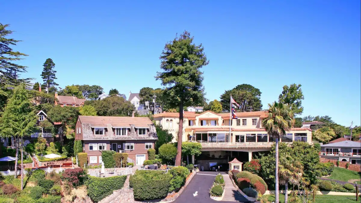 Alta Mira Recovery Center LLC - Facility Image